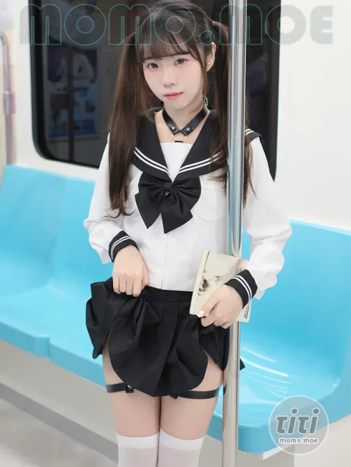 可可小白兔 – NO.009 電車上の女高中生 [70P-438M]-丽丝屋