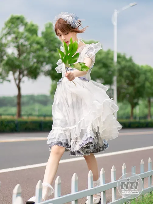 梨瑾瑾 – NO.012 草地 [22P-267M]-丽丝屋