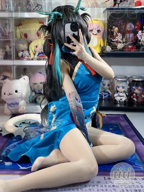 白栎Shirly – NO.016 明日方舟 夕 染尘烟旗袍 [130P+26V-4.06GB]-丽丝屋