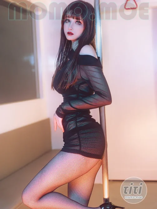 鹿八岁 – NO.069 地铁の调教 [94P+2V-2.65GB]-丽丝屋